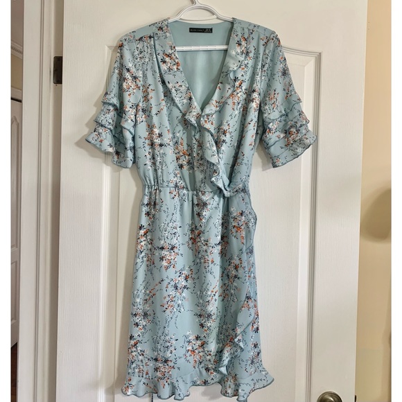 Floral (Faux) Wrap Dress with Ruffles - Picture 2 of 3